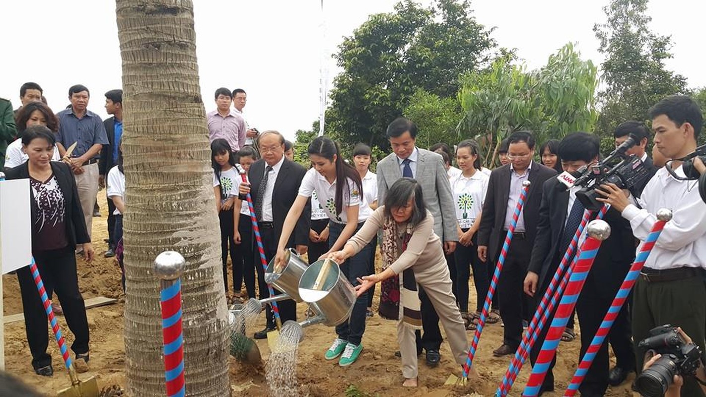 Hoa hau Ngoc Han trong cay xanh kinh dang Dai tuong-Hinh-4